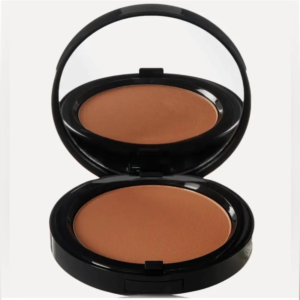 Bobbi Brown Bronzing Powder in Deep 4 - BNIB & Discontinued